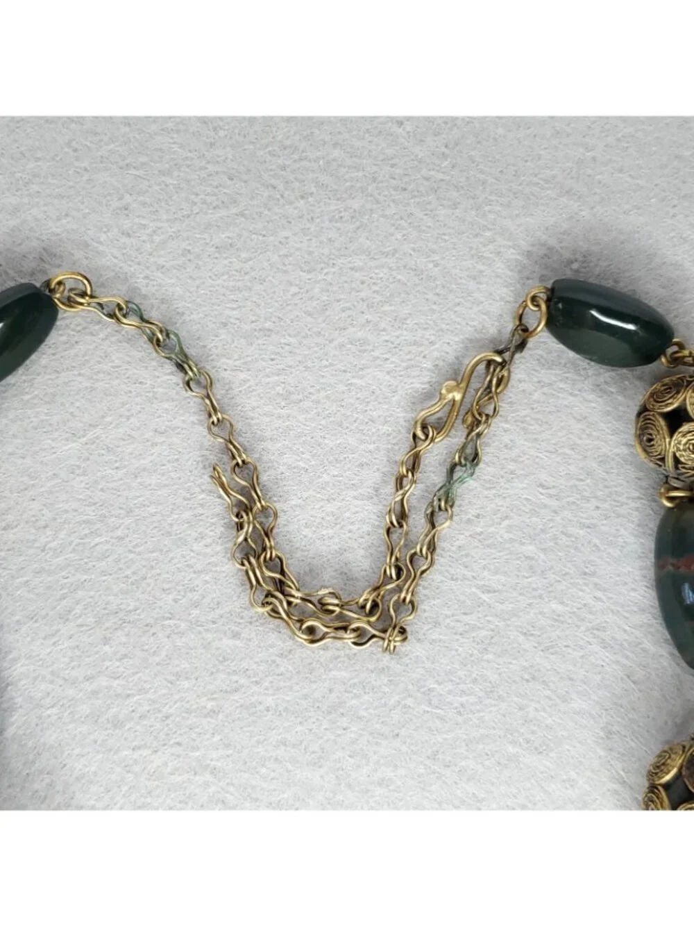 Vintage Station Necklace Green Blood Stone Gold Tone Wire Filigree Beads 19